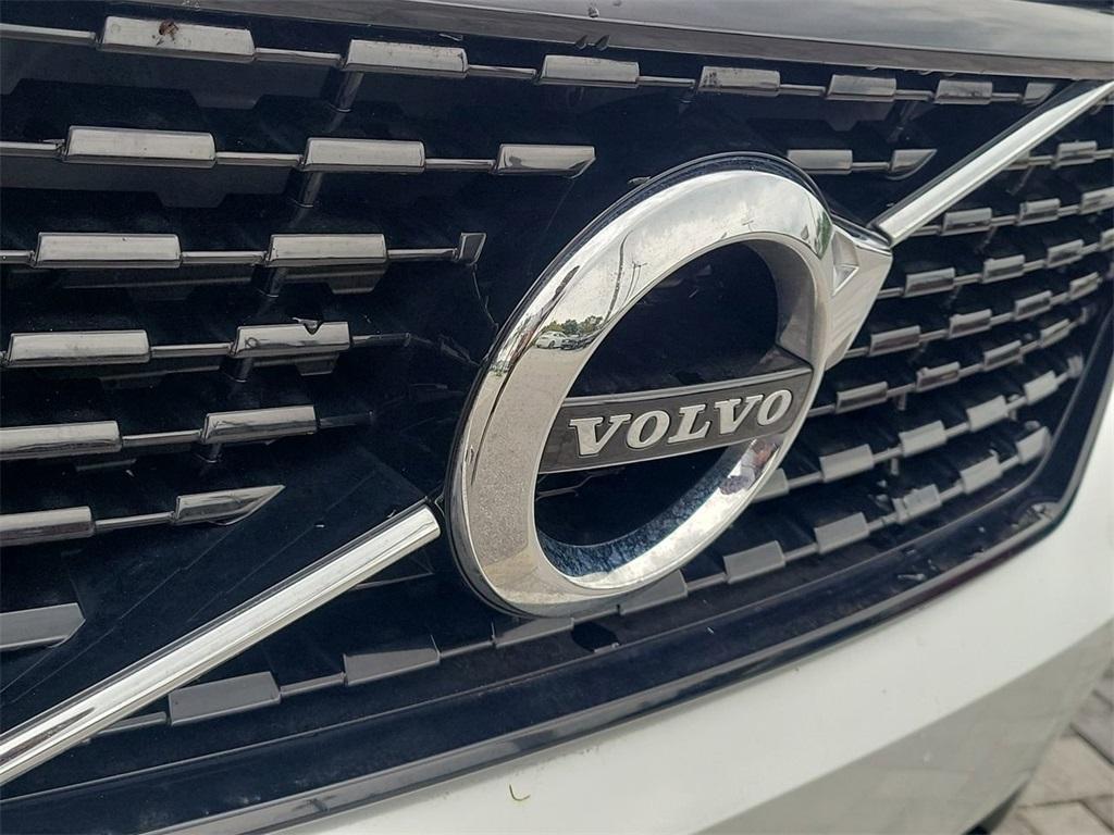 used 2021 Volvo XC40 car, priced at $24,997