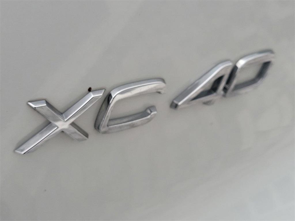 used 2021 Volvo XC40 car, priced at $24,997