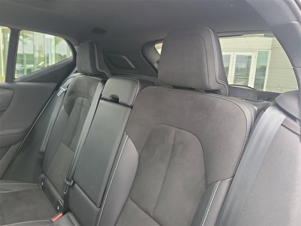 used 2021 Volvo XC40 car, priced at $24,997