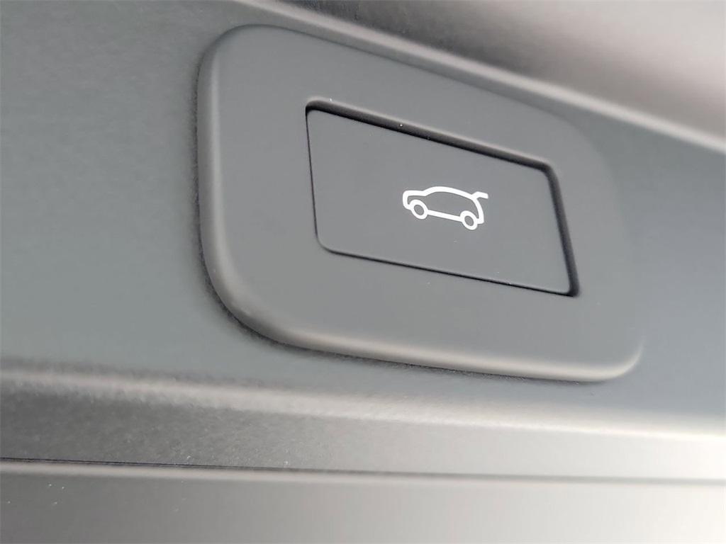 new 2025 Land Rover Range Rover car, priced at $155,625