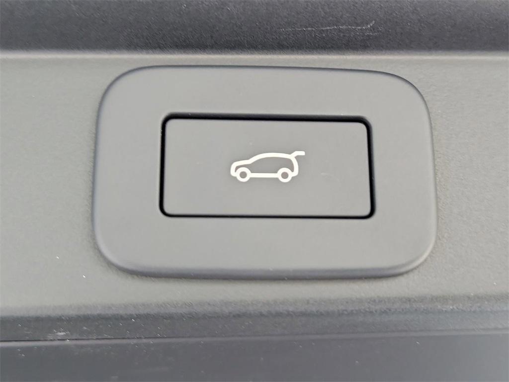 new 2025 Land Rover Range Rover car, priced at $161,075
