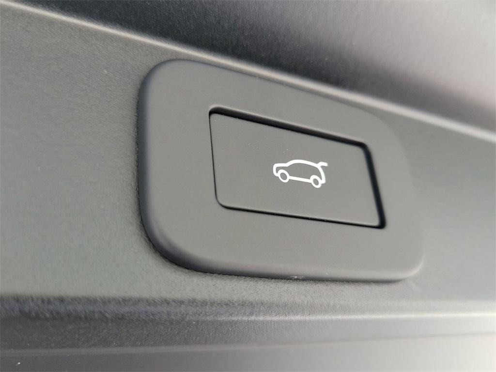new 2025 Land Rover Range Rover car