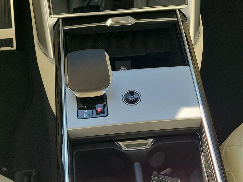 new 2025 Land Rover Range Rover car, priced at $193,900
