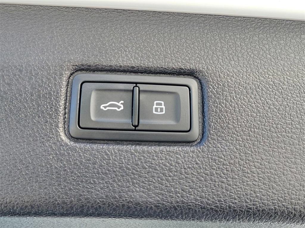 used 2023 Audi Q7 car, priced at $52,997