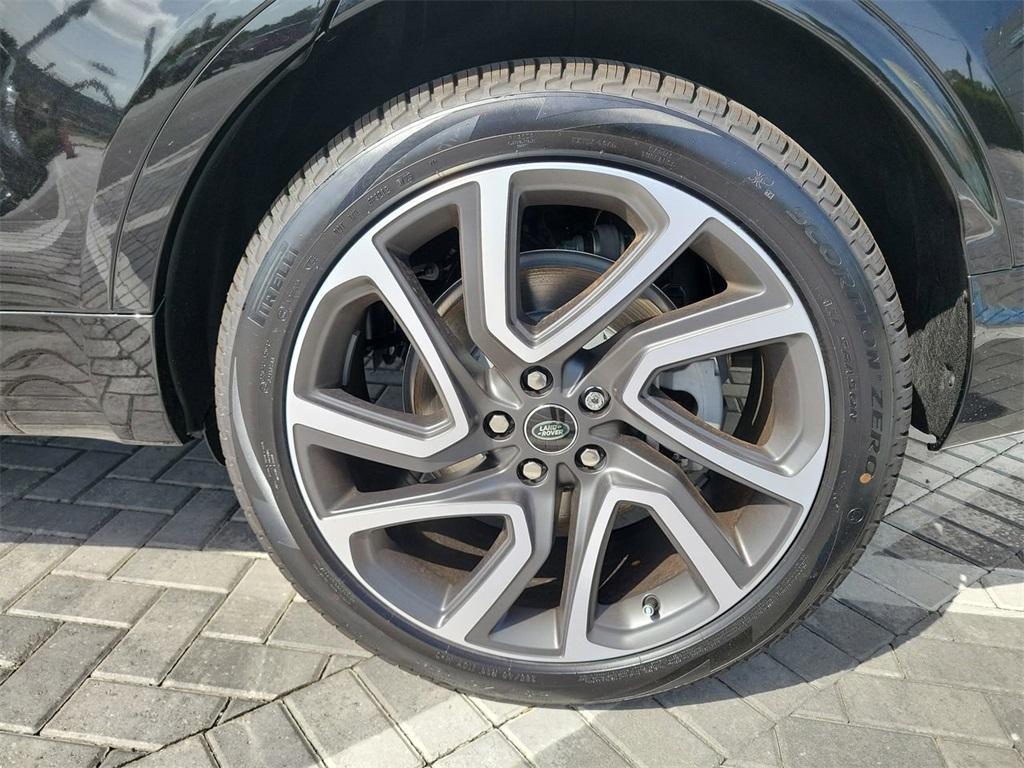 new 2025 Land Rover Discovery car, priced at $79,478