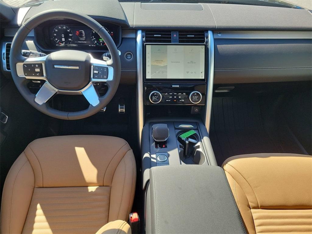 new 2025 Land Rover Discovery car