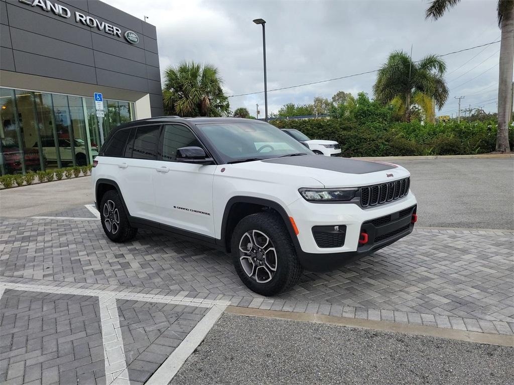 used 2022 Jeep Grand Cherokee car, priced at $38,497