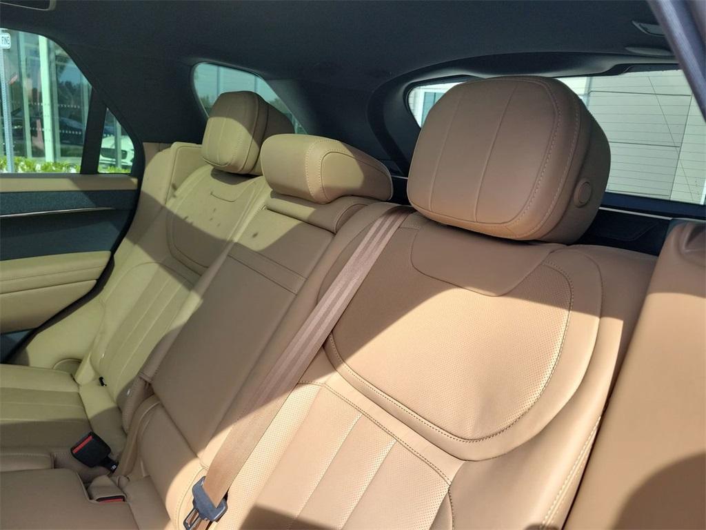 new 2025 Land Rover Range Rover Sport car, priced at $92,365