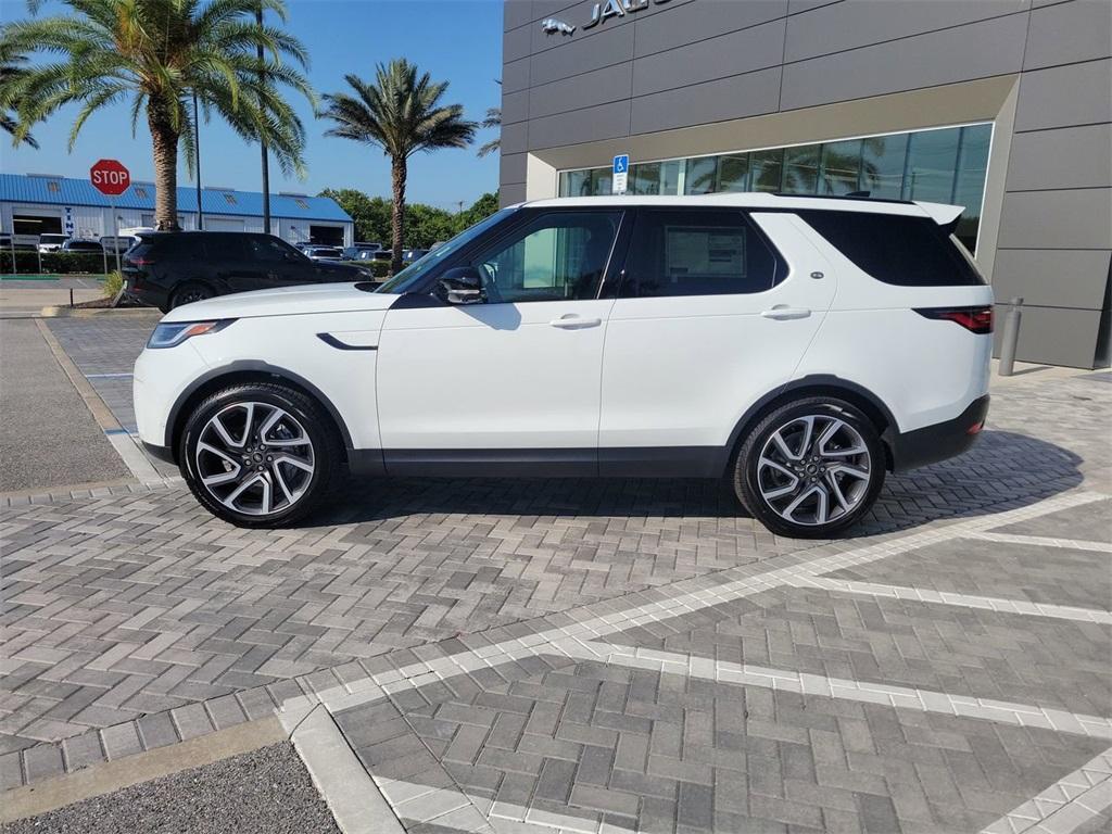 new 2025 Land Rover Discovery car, priced at $64,925