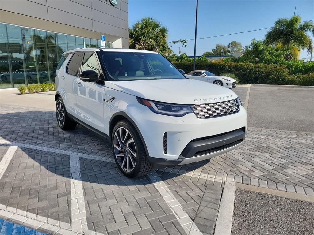new 2025 Land Rover Discovery car, priced at $64,925