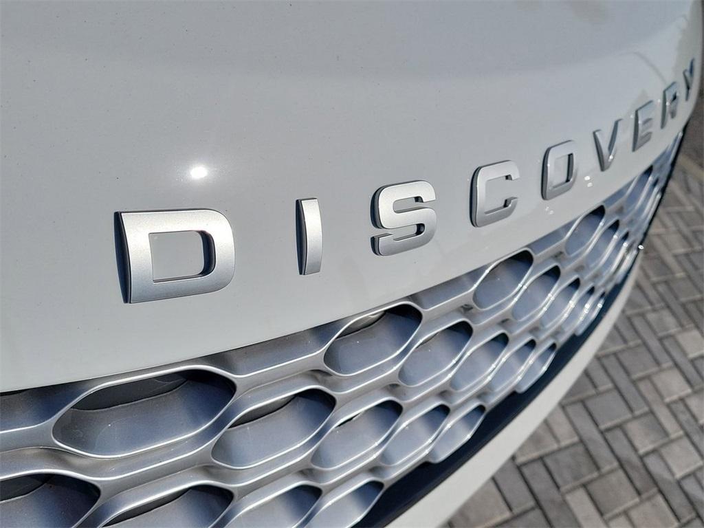 new 2025 Land Rover Discovery car, priced at $64,925