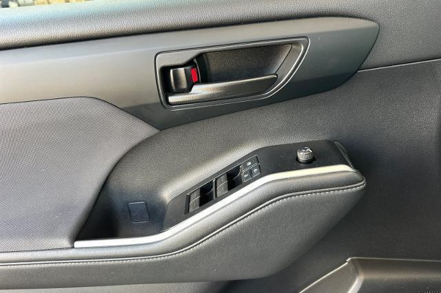 used 2021 Toyota Highlander car, priced at $25,567