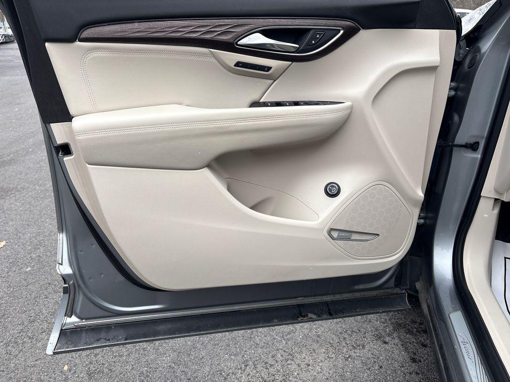 used 2023 Buick Envision car, priced at $29,900