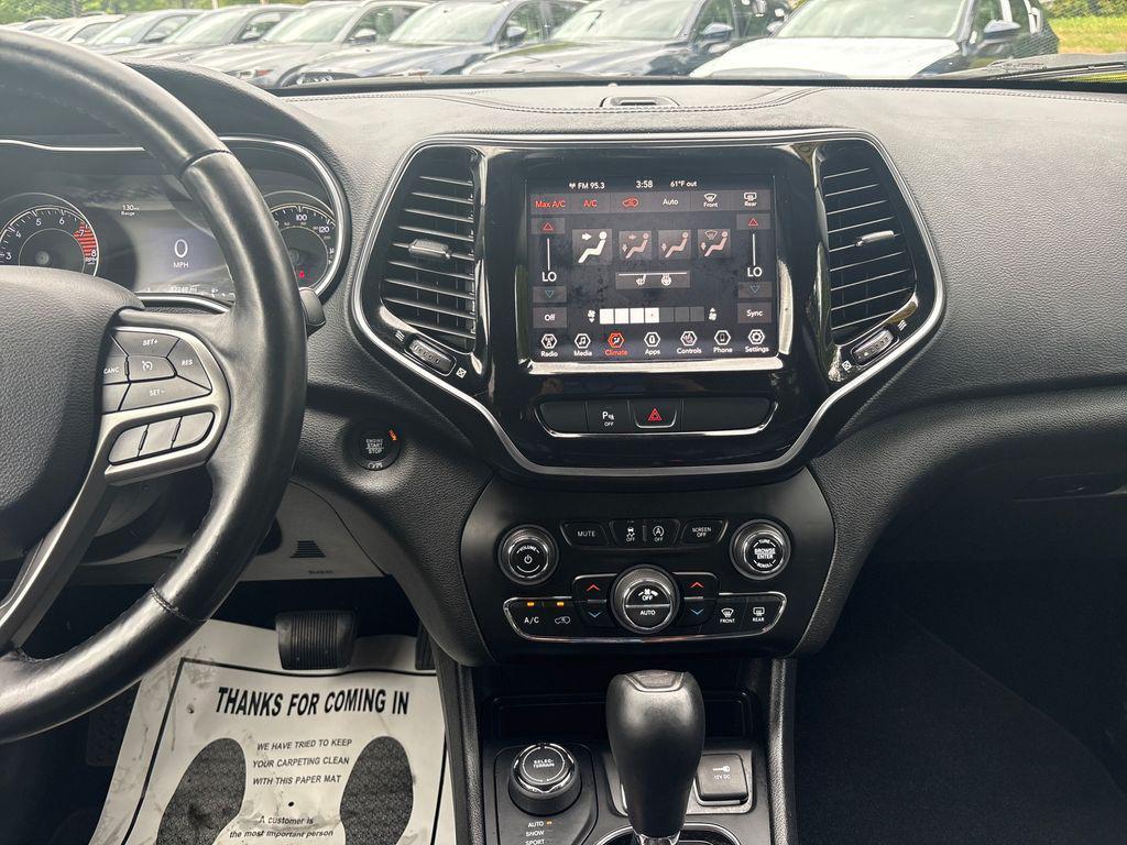 used 2019 Jeep Cherokee car, priced at $16,304