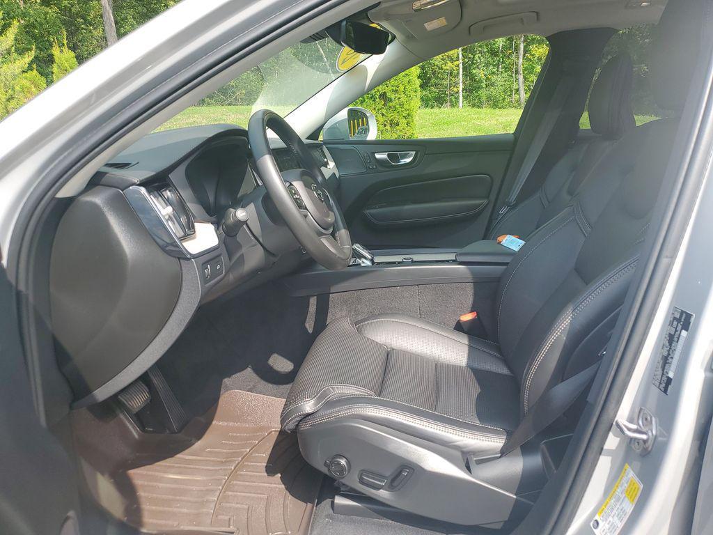 used 2022 Volvo XC60 car, priced at $35,720