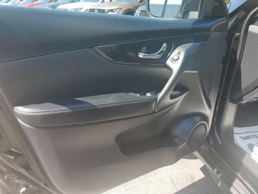 used 2019 Nissan Rogue car, priced at $13,326