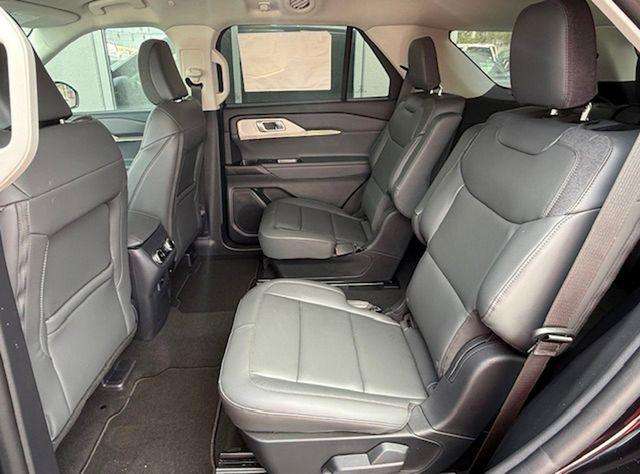 new 2025 Ford Explorer car, priced at $44,413