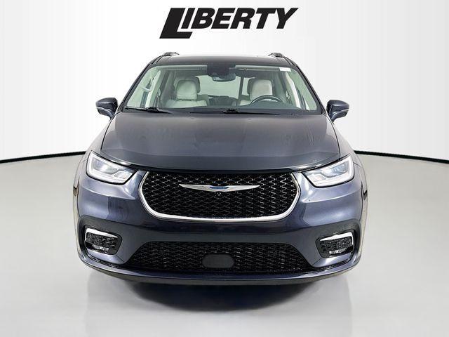 used 2021 Chrysler Pacifica Hybrid car, priced at $24,975
