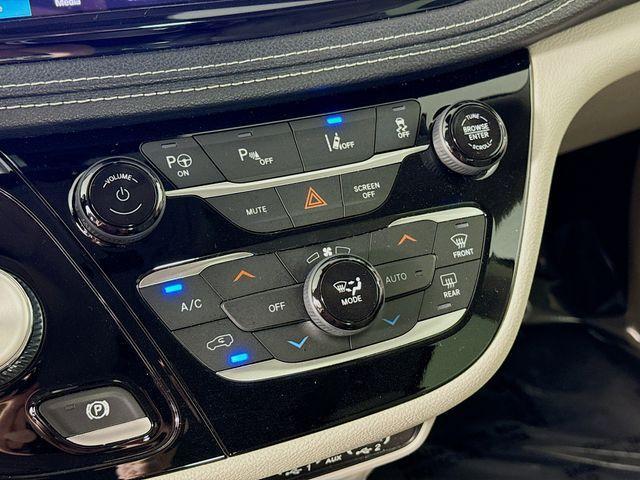 used 2021 Chrysler Pacifica Hybrid car, priced at $24,975