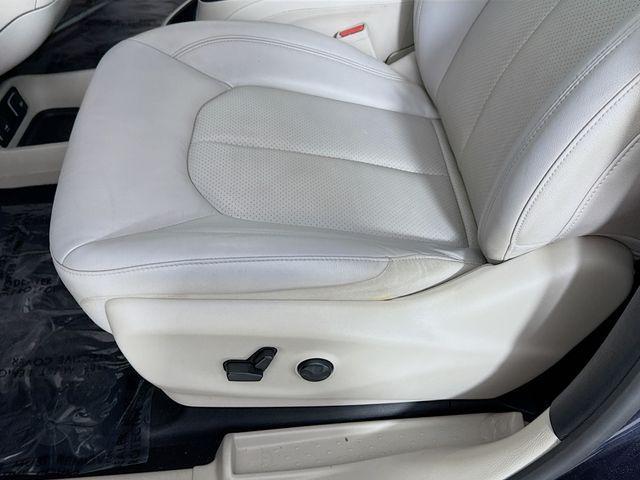 used 2021 Chrysler Pacifica Hybrid car, priced at $24,975