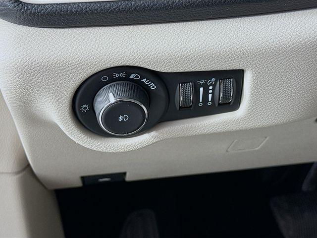 used 2021 Chrysler Pacifica Hybrid car, priced at $24,975