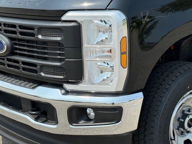 new 2025 Ford F-350 car, priced at $70,412