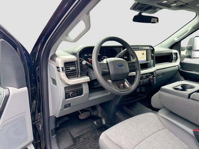 new 2025 Ford F-450 car, priced at $76,695