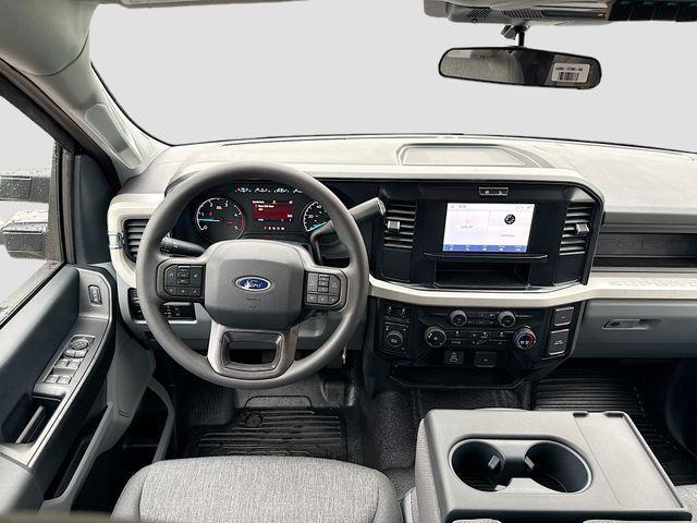 new 2025 Ford F-450 car, priced at $76,695