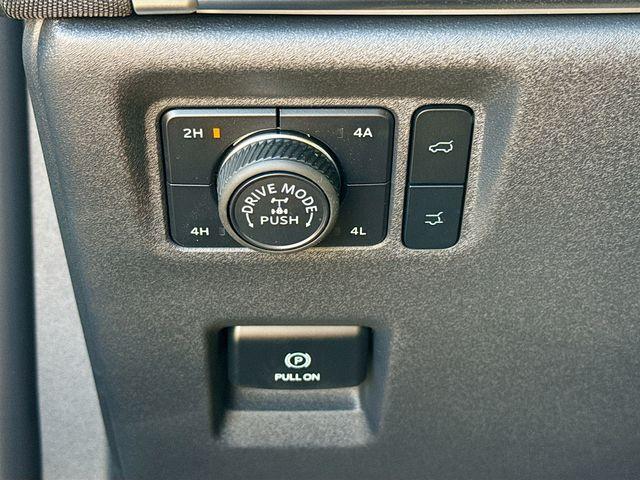 new 2025 Ford Expedition car, priced at $84,701