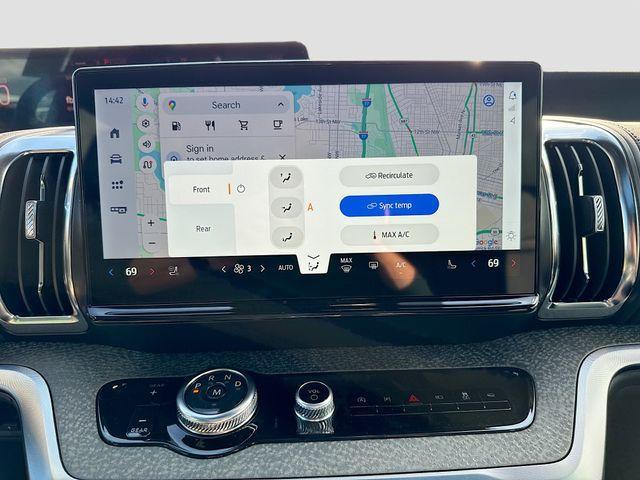 new 2025 Ford Expedition car, priced at $84,701