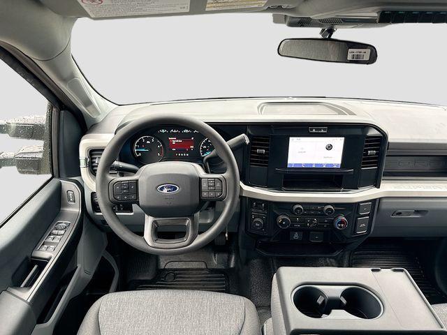 new 2025 Ford F-450 car, priced at $76,695
