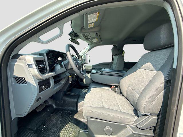 new 2025 Ford F-450 car, priced at $68,190