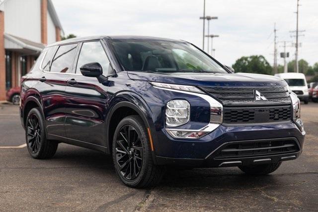 used 2023 Mitsubishi Outlander car, priced at $25,990