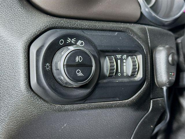 used 2021 Jeep Gladiator car, priced at $27,550