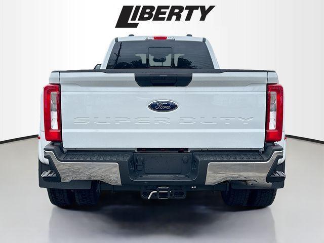 new 2025 Ford F-450 car, priced at $76,695