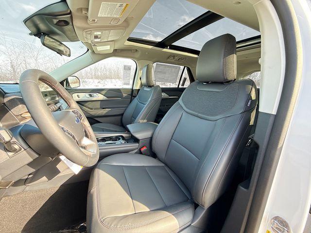 new 2025 Ford Explorer car, priced at $46,801