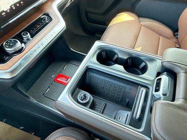 new 2025 Ford Expedition Max car, priced at $90,250