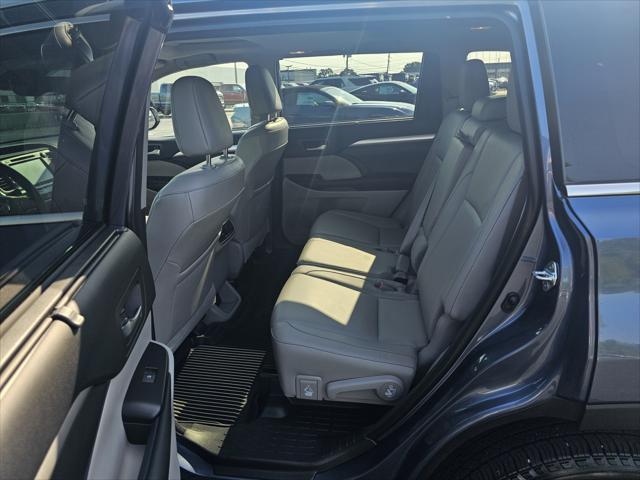 used 2018 Toyota Highlander car, priced at $25,990