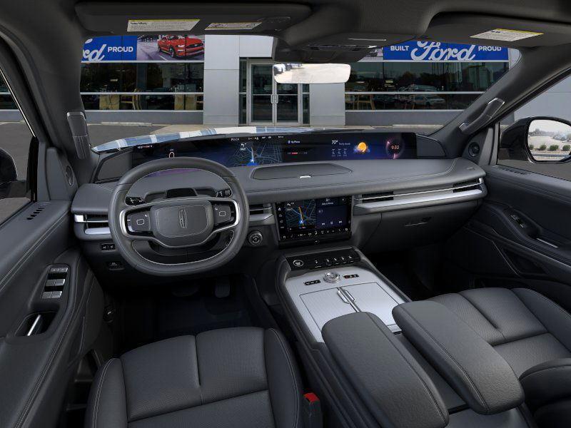 new 2025 Lincoln Navigator car, priced at $106,375