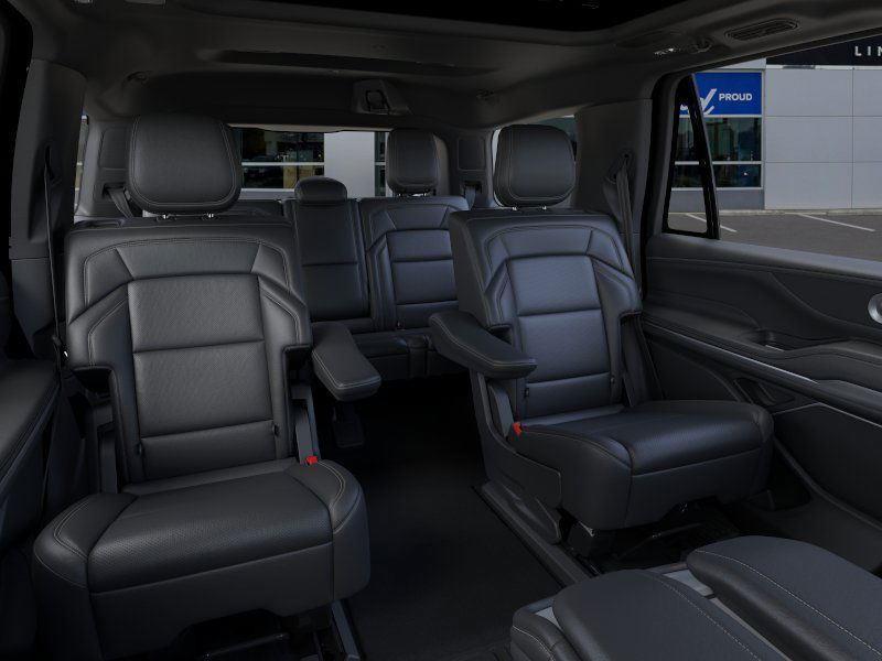 new 2025 Lincoln Navigator car, priced at $106,375