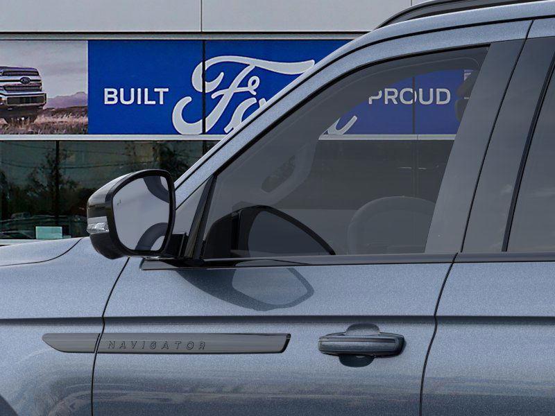 new 2025 Lincoln Navigator car, priced at $106,375