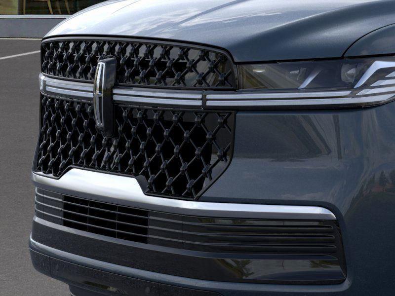 new 2025 Lincoln Navigator car, priced at $106,375