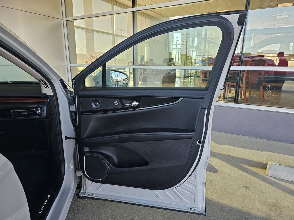 used 2021 Lincoln Nautilus car, priced at $31,990