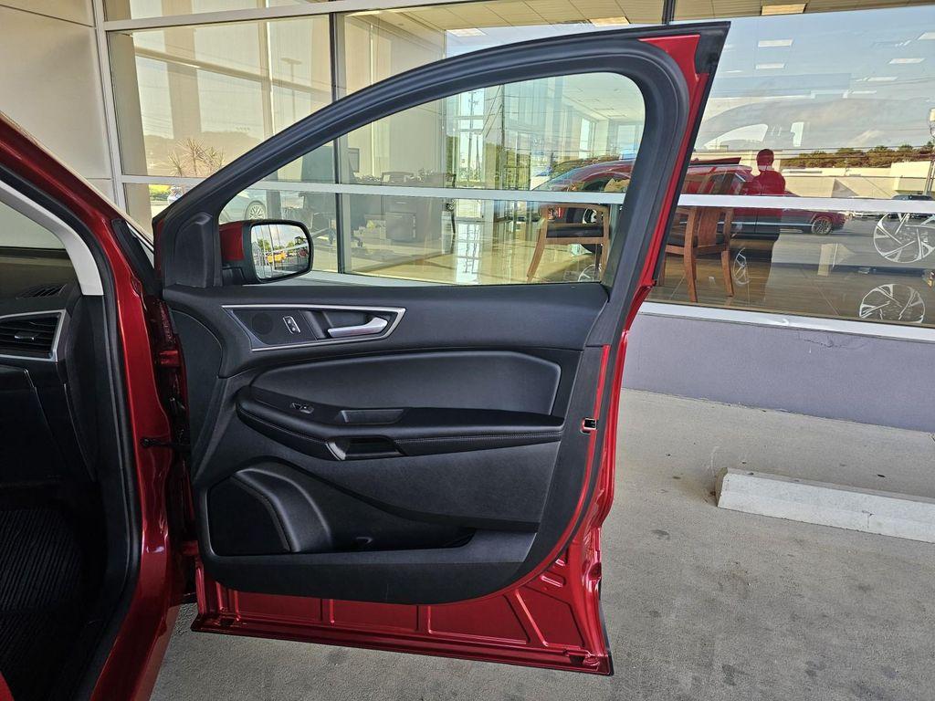 used 2022 Ford Edge car, priced at $27,990