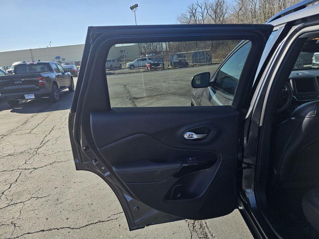 used 2023 Jeep Cherokee car, priced at $22,486