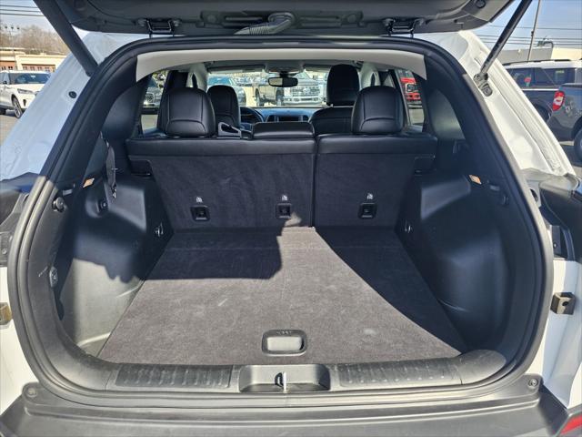 used 2023 Jeep Cherokee car, priced at $24,990
