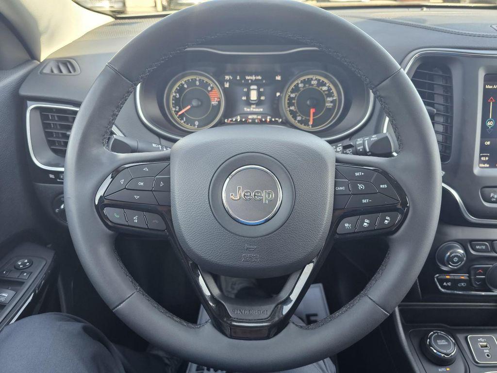 used 2023 Jeep Cherokee car, priced at $22,986