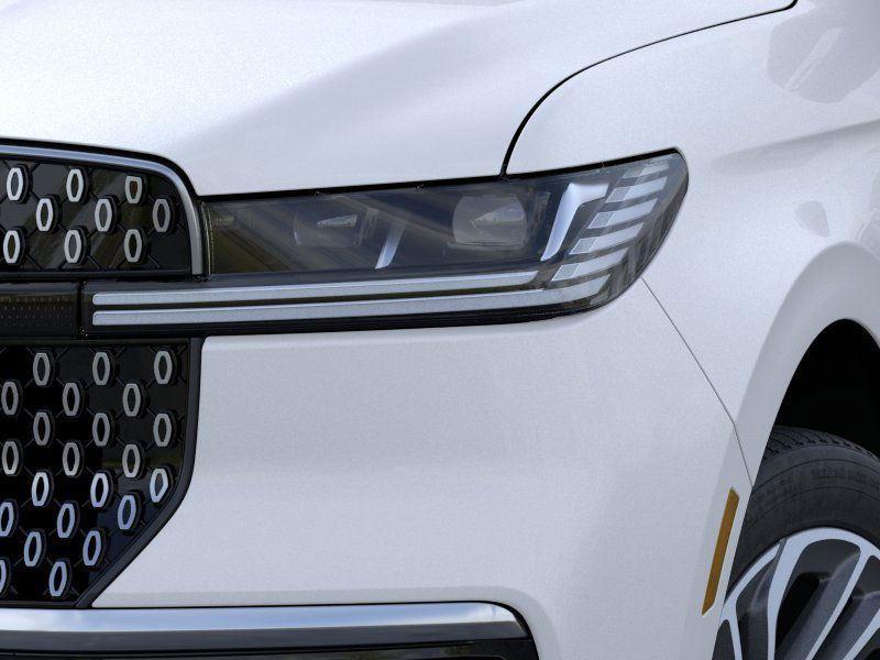 new 2025 Lincoln Navigator car, priced at $106,325