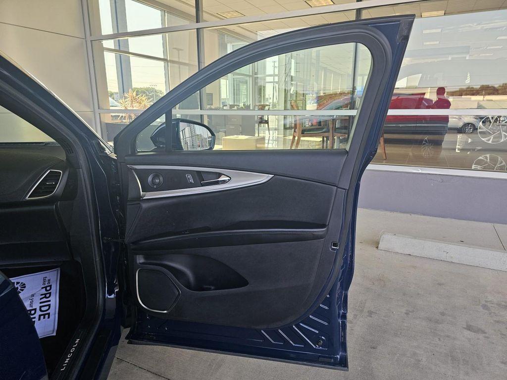 used 2019 Lincoln Nautilus car, priced at $25,611