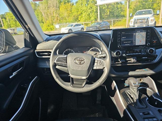 used 2022 Toyota Highlander car, priced at $34,990